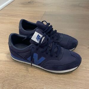 Women’s blue new balance tennis shoes